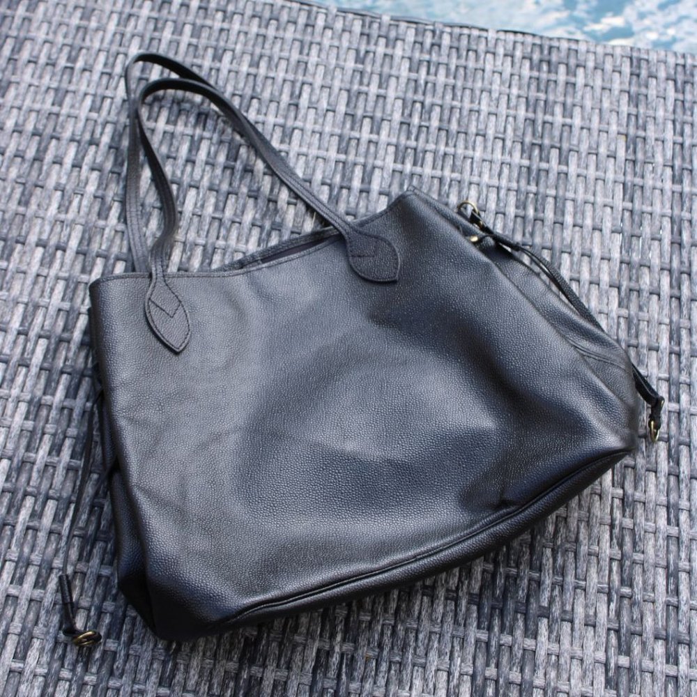 No Brand black handbag